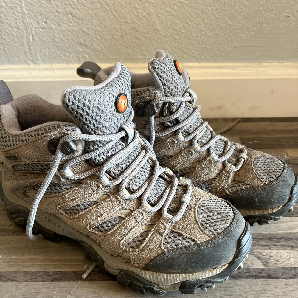 Merrill Womens hiking boots